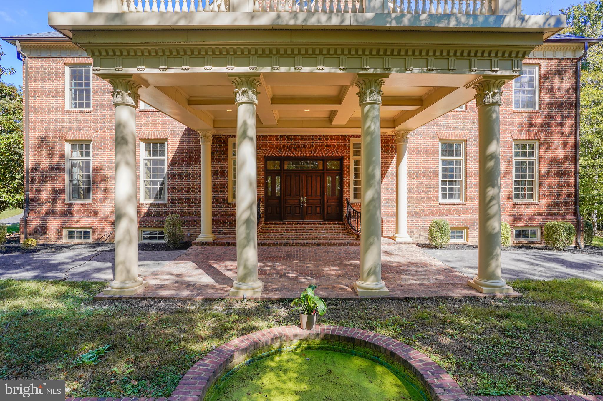 TWIN LAKES - Residential