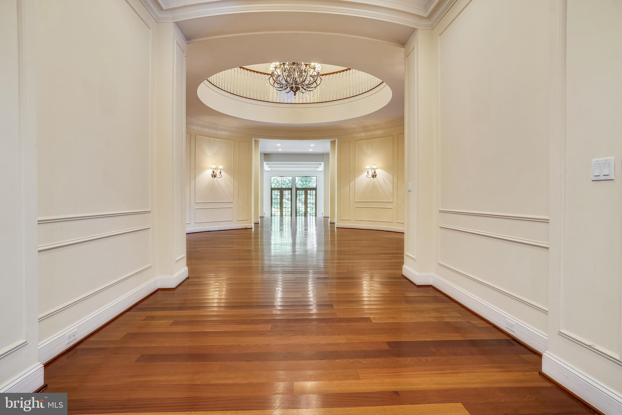 TWIN LAKES - Residential