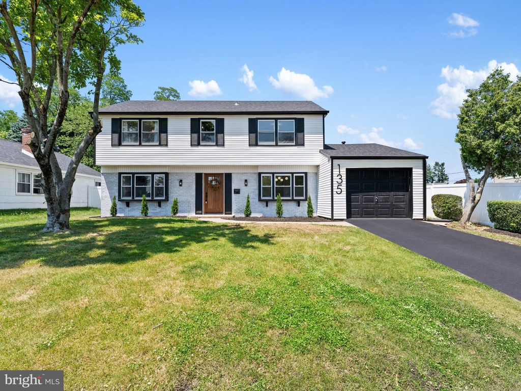 Photo of 135 Middlebury Lane, WILLINGBORO, NJ 08046 (MLS # NJBL2112354)