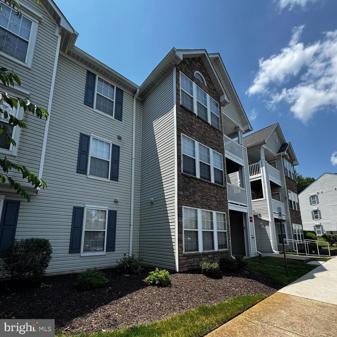 Welcome to this newly renovated 2 Bedroom, 2 Bath Condo in the heart of Ballenger. Ballenger Creek Park is right next door, offering nature trails, playgrounds, ball parks and much more. Interior features LVP flooring throughout, updated kitchen and bathrooms, stainless steel appliances, updated fixtures and window coverings. This will not last long! Qualification requirements for our properties:
Applications are made on the management companies website. The application fee is $45/applicant. Any intended occupant over 18 must apply to be a leaseholder and go through the screening process.
Our requirements for all units:
•