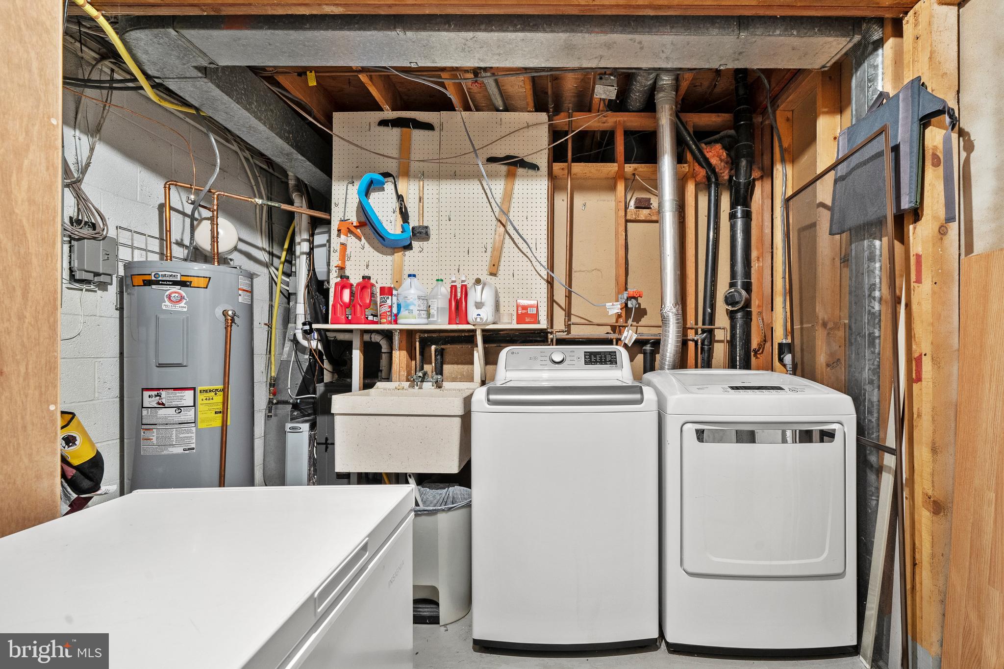 BENTANA WOODS - Residential