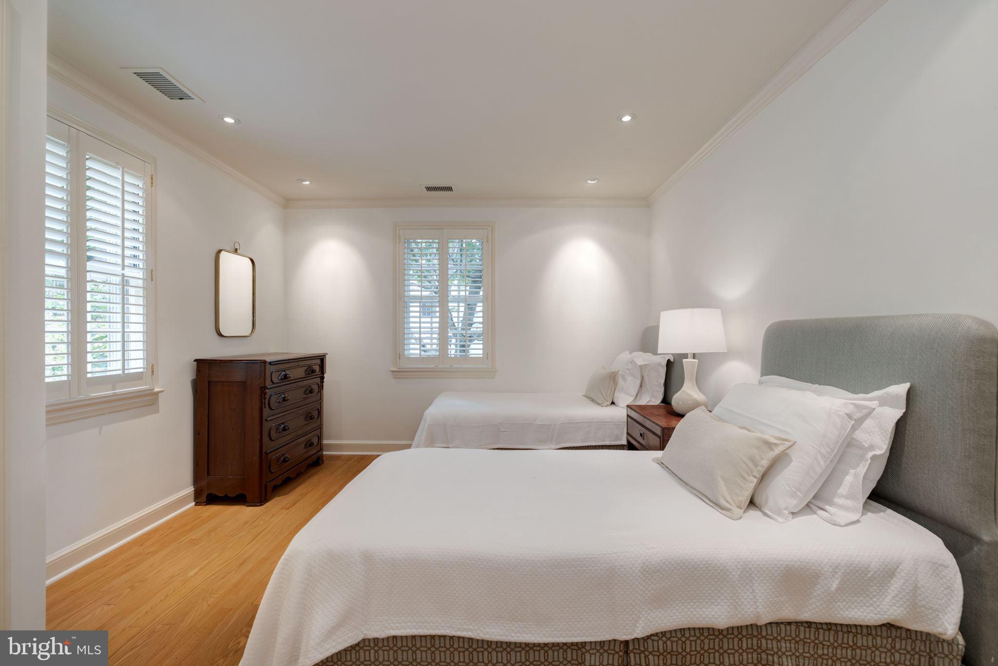 WESTMORELAND HILLS - Residential