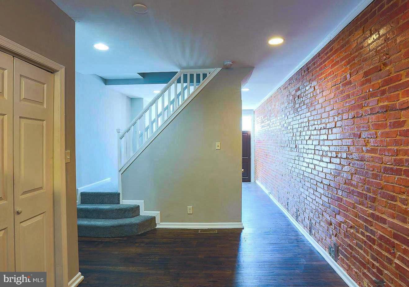 WASHINGTON VILLAGE - Residential