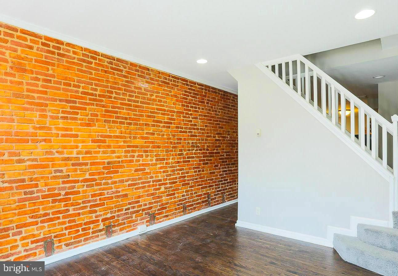 WASHINGTON VILLAGE - Residential