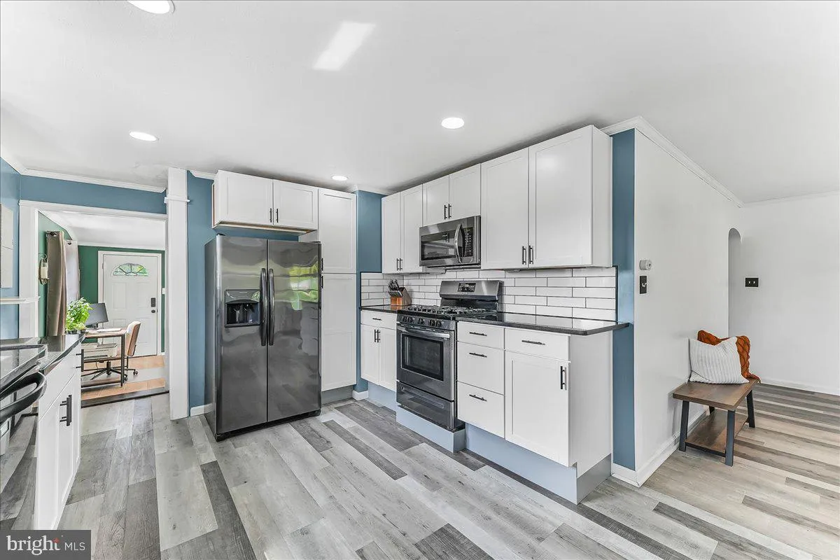 Newtown Square, Pennsylvania 19073, United States, 3 Bedrooms Bedrooms, ,2 BathroomsBathrooms,Residential,Contingent,128537