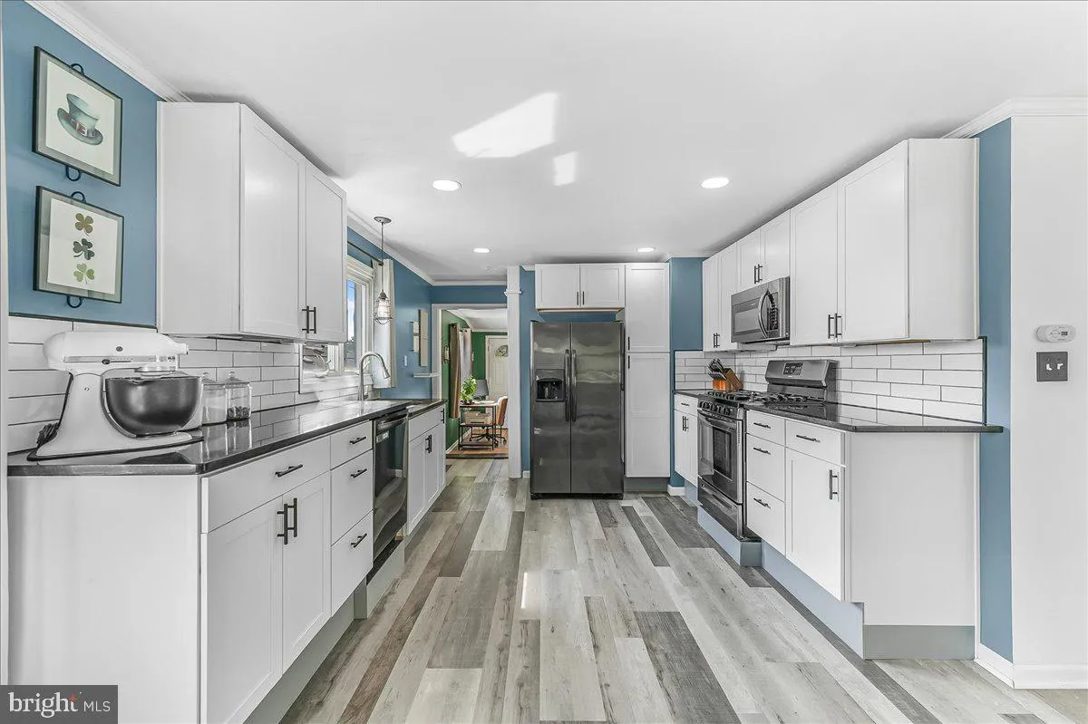 Newtown Square, Pennsylvania 19073, United States, 3 Bedrooms Bedrooms, ,2 BathroomsBathrooms,Residential,Contingent,128537