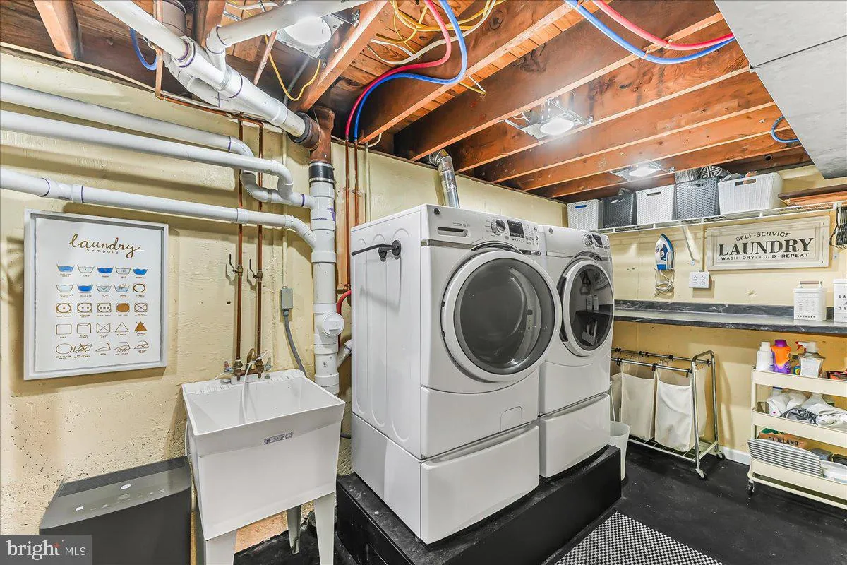 Newtown Square, Pennsylvania 19073, United States, 3 Bedrooms Bedrooms, ,2 BathroomsBathrooms,Residential,Contingent,128537