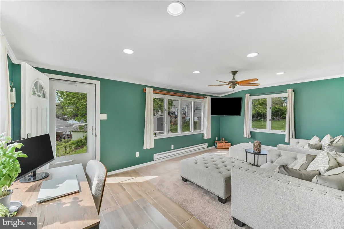 Newtown Square, Pennsylvania 19073, United States, 3 Bedrooms Bedrooms, ,2 BathroomsBathrooms,Residential,Contingent,128537