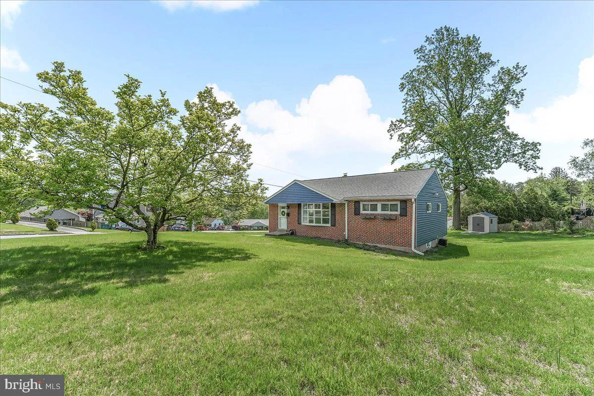 Newtown Square, Pennsylvania 19073, United States, 3 Bedrooms Bedrooms, ,2 BathroomsBathrooms,Residential,Contingent,128537