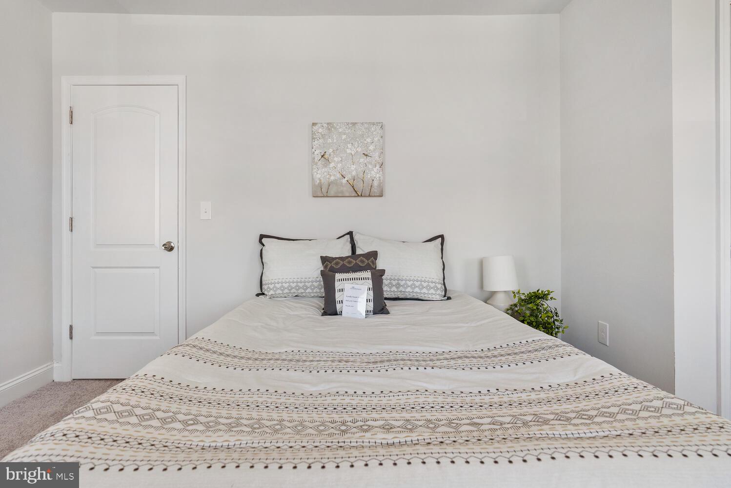 UNION SQUARE - Residential Lease