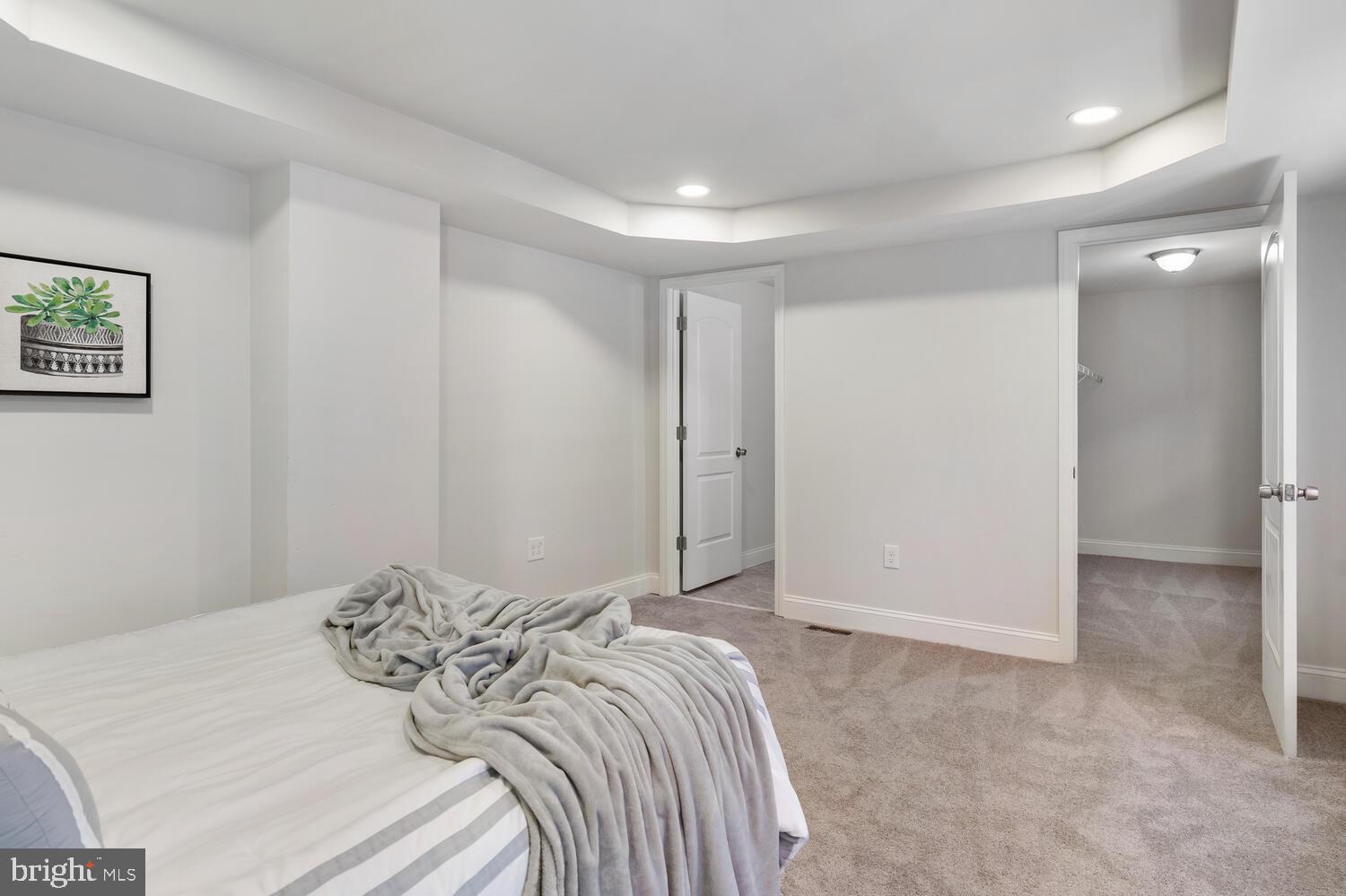 UNION SQUARE - Residential Lease