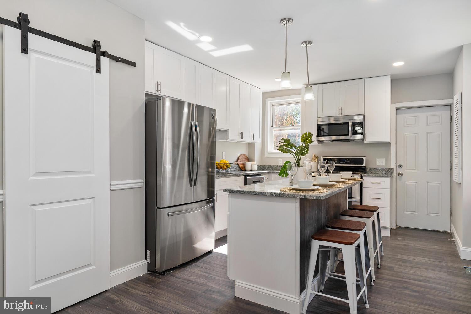 UNION SQUARE - Residential Lease