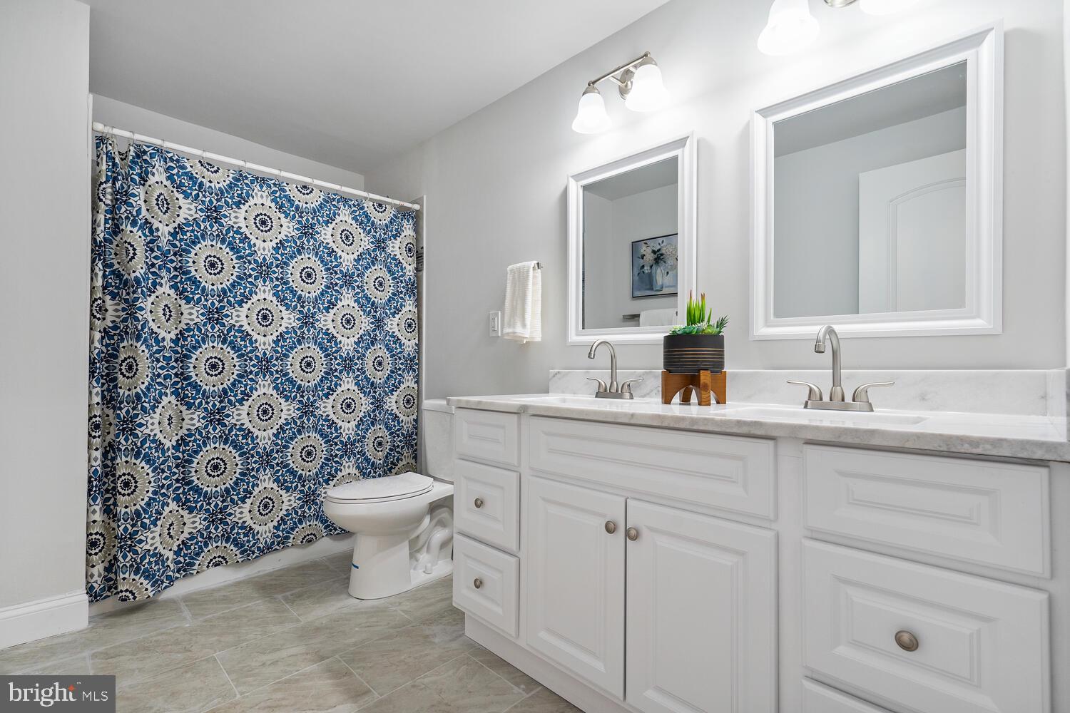 UNION SQUARE - Residential Lease