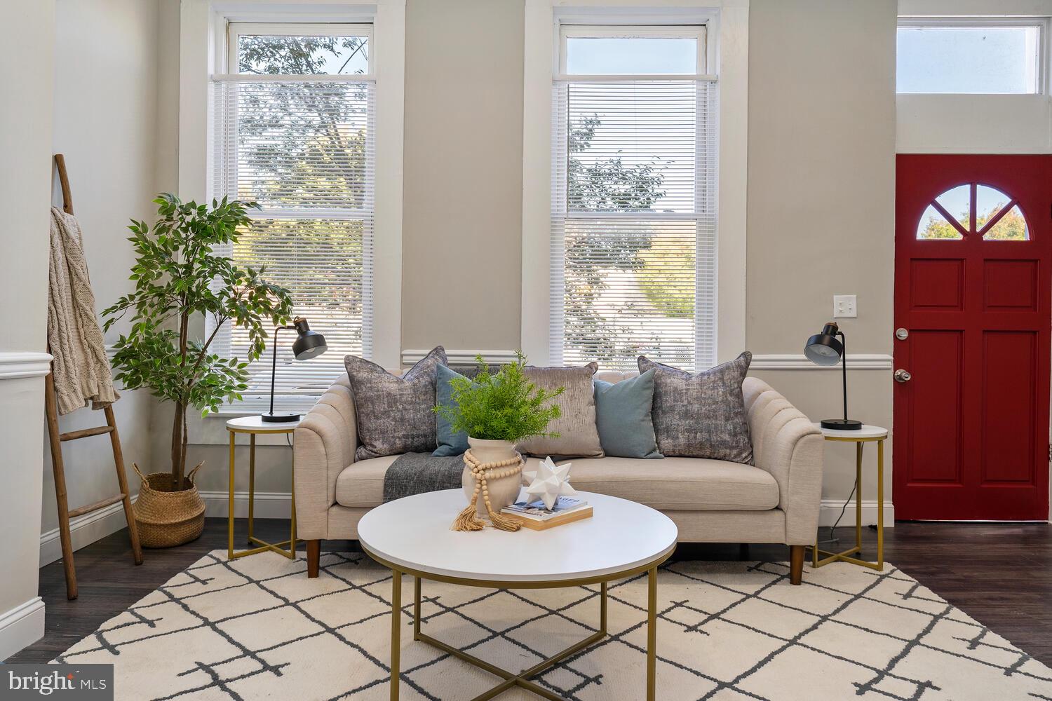 UNION SQUARE - Residential Lease