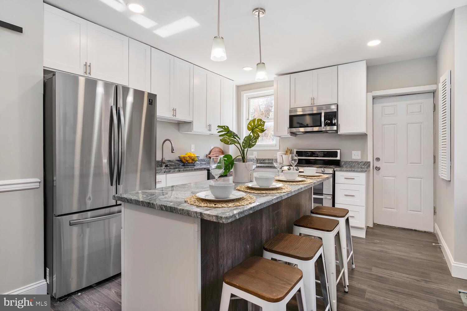 UNION SQUARE - Residential Lease