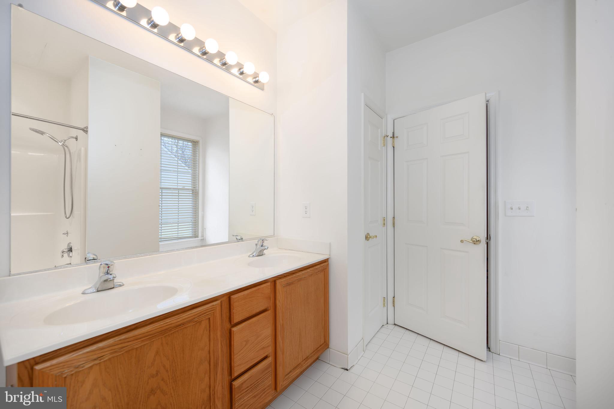 COVENTRY FARMS - Residential