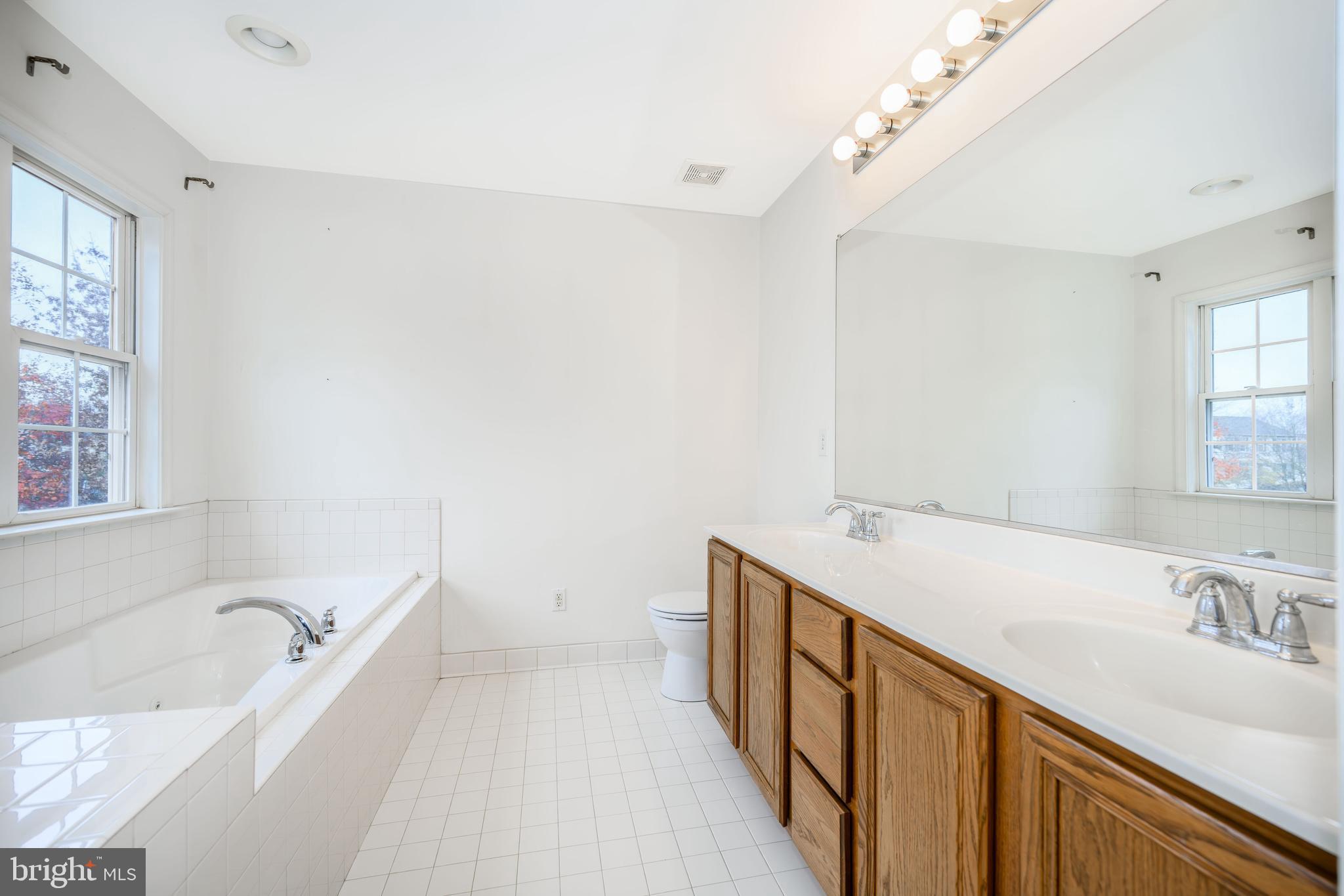 COVENTRY FARMS - Residential