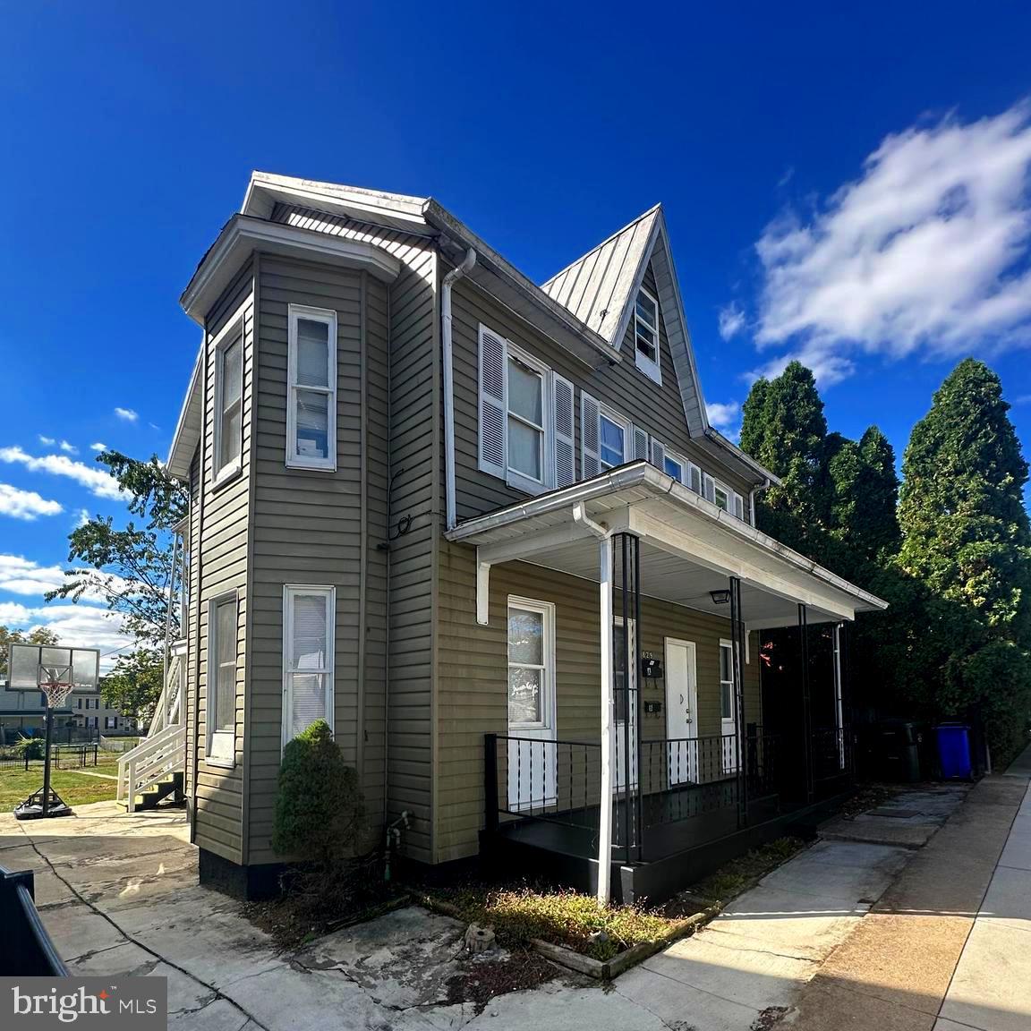 829 CONCORD STREET