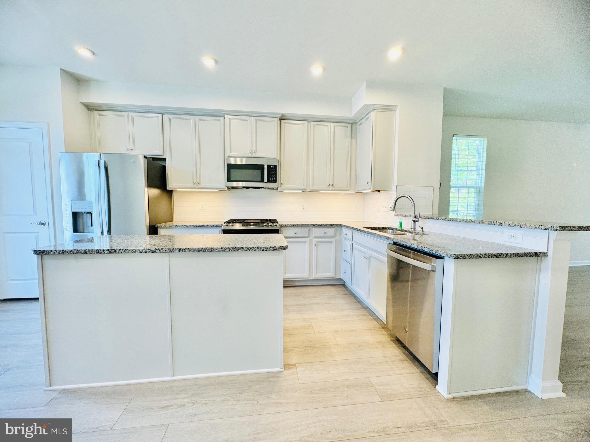 EAGLE ROW - Residential Lease