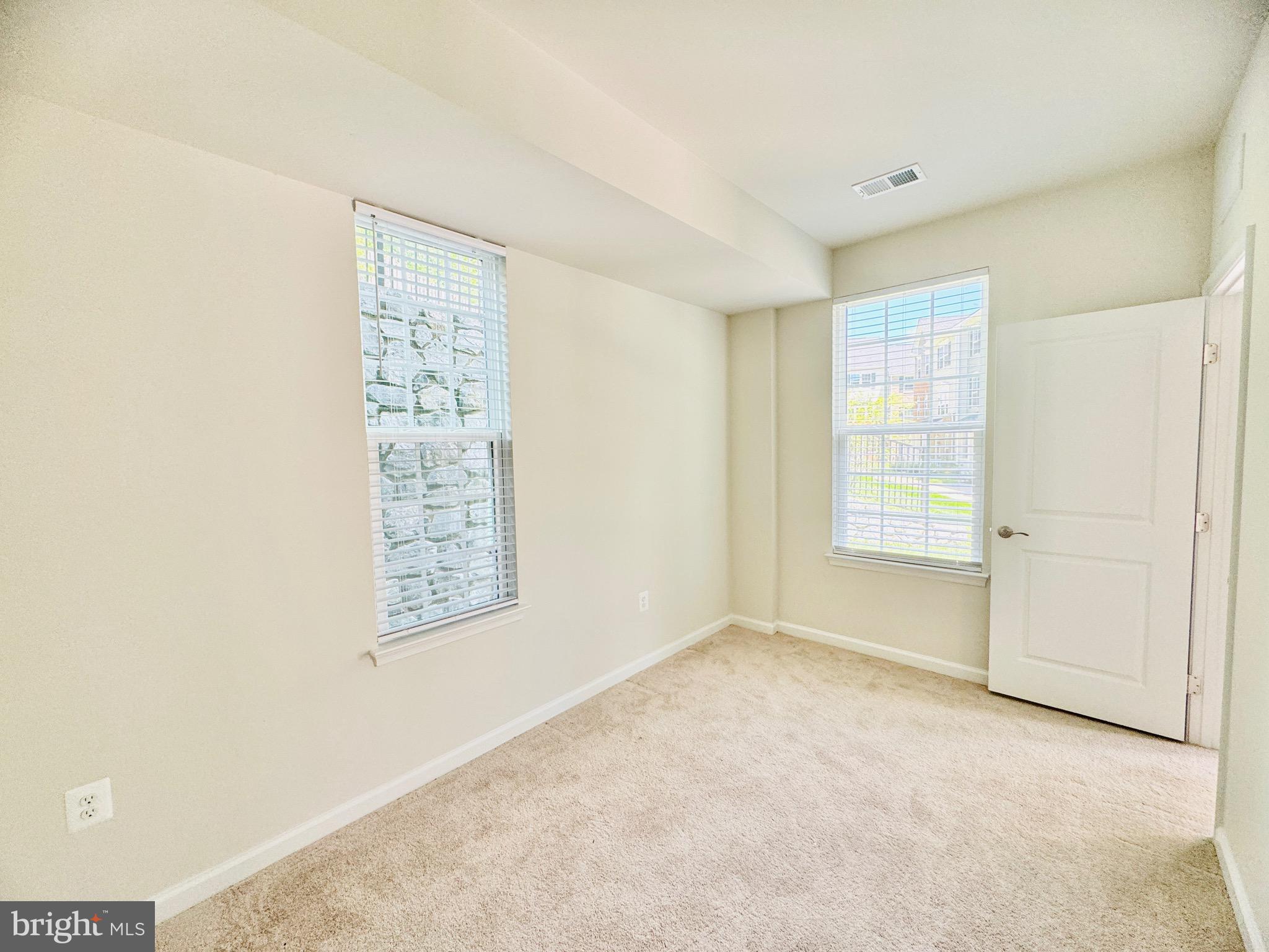 EAGLE ROW - Residential Lease