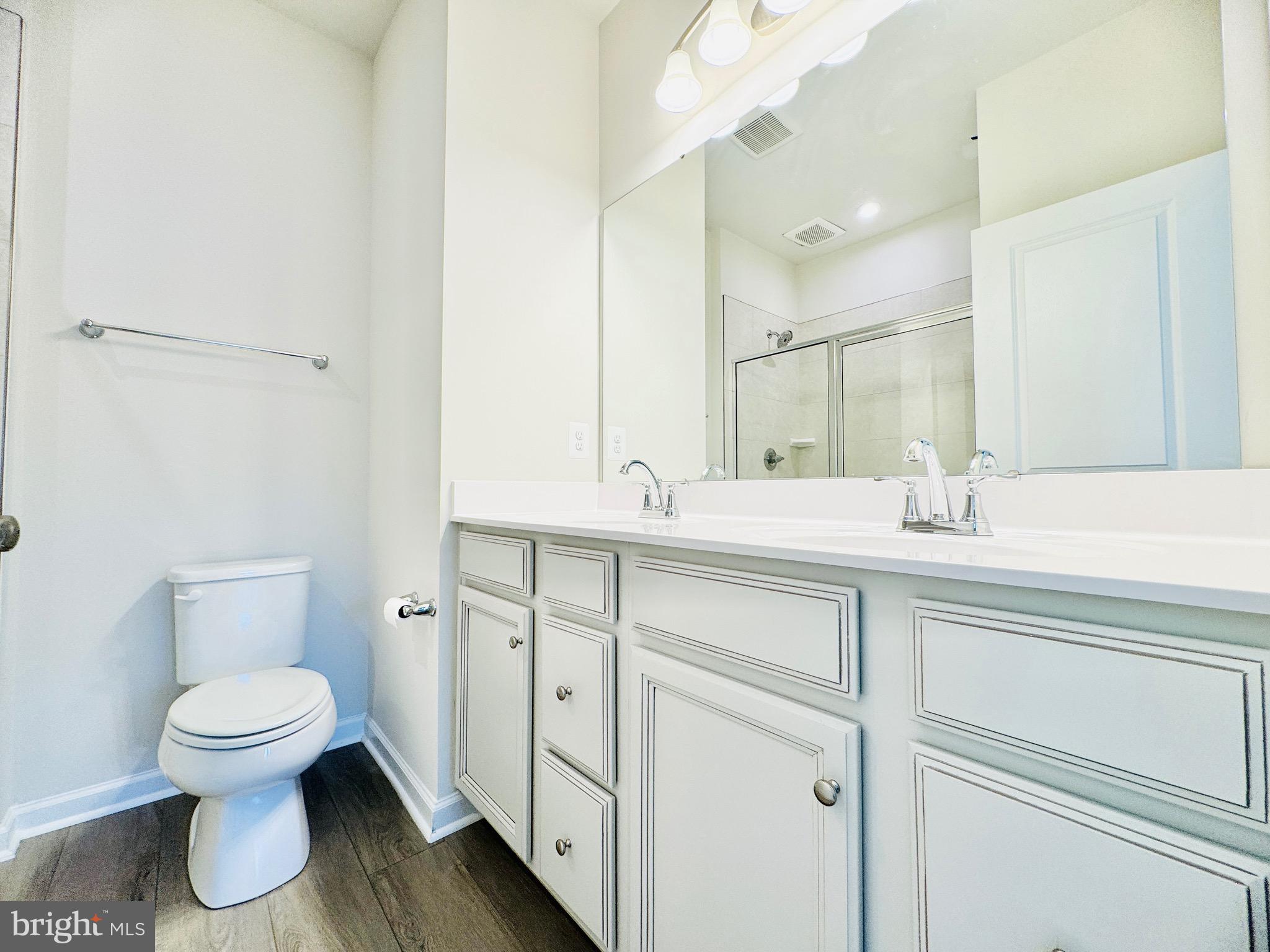 EAGLE ROW - Residential Lease