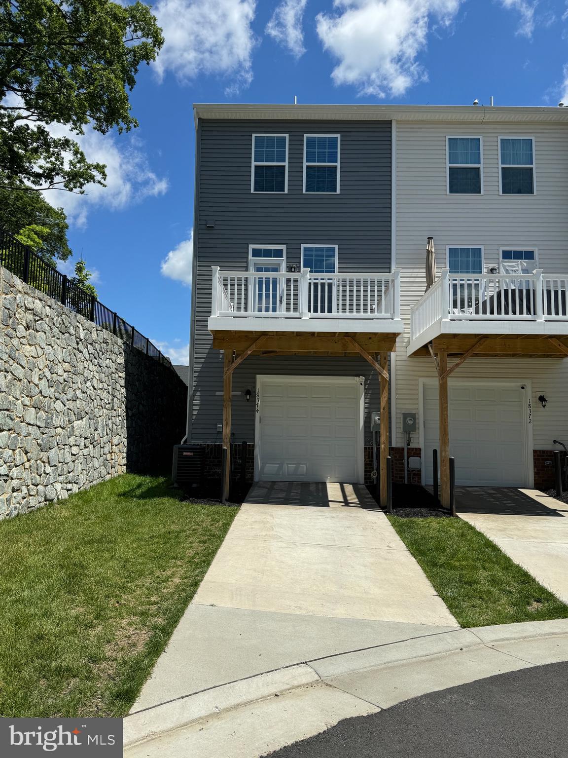 EAGLE ROW - Residential Lease