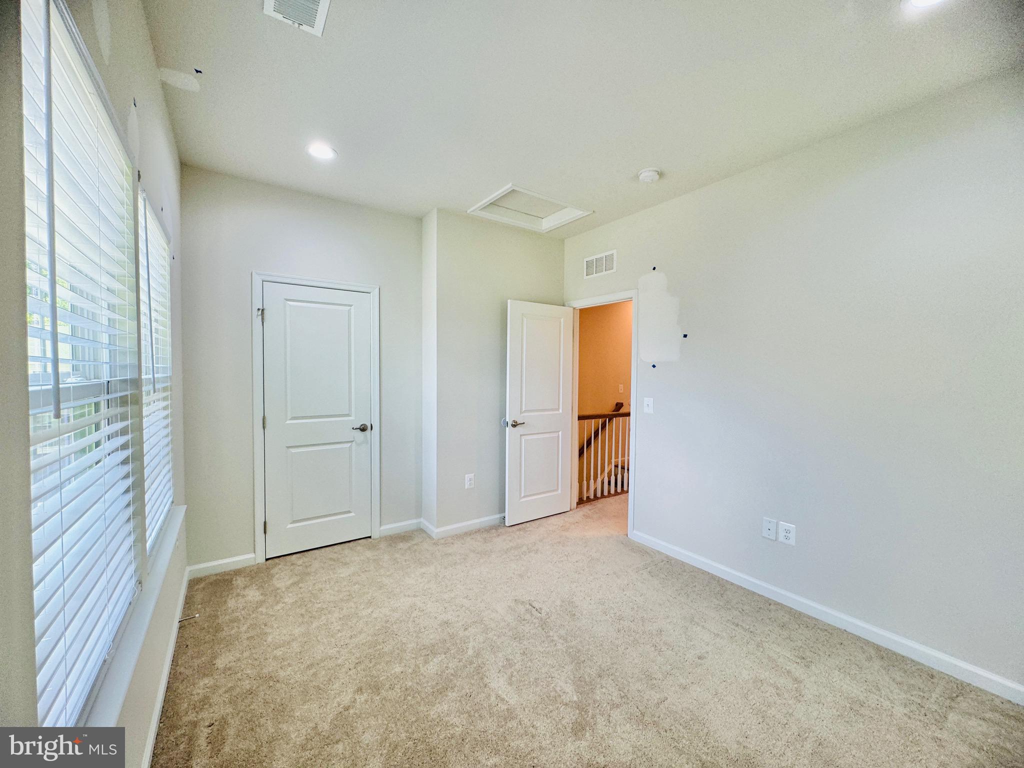 EAGLE ROW - Residential Lease