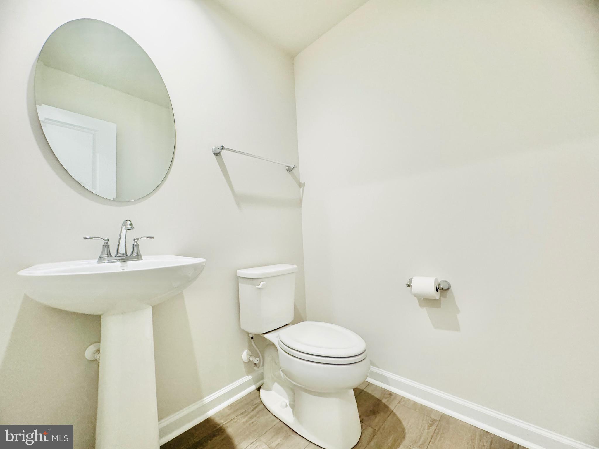 EAGLE ROW - Residential Lease