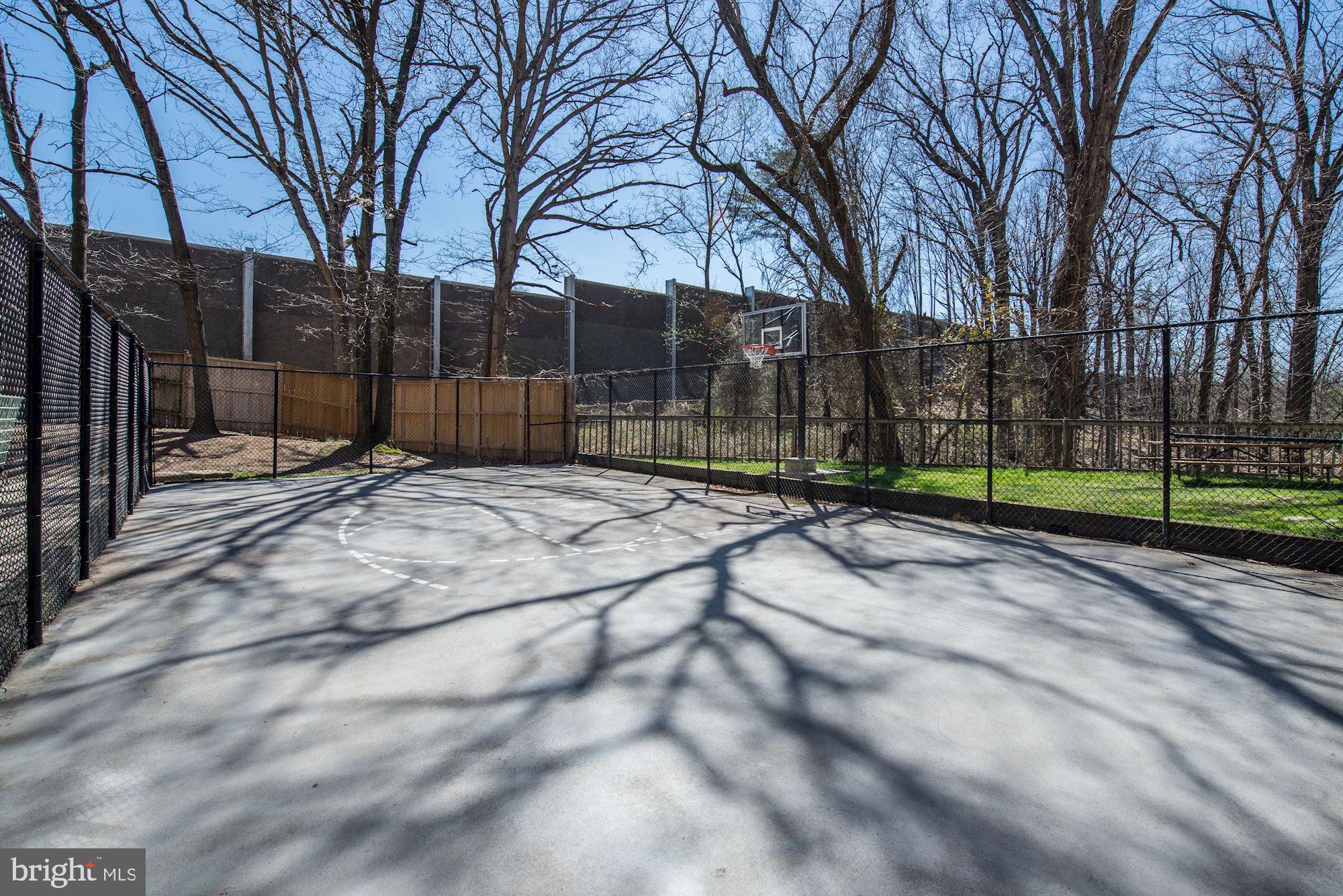 POINTE AT PARK CENTER - Residential