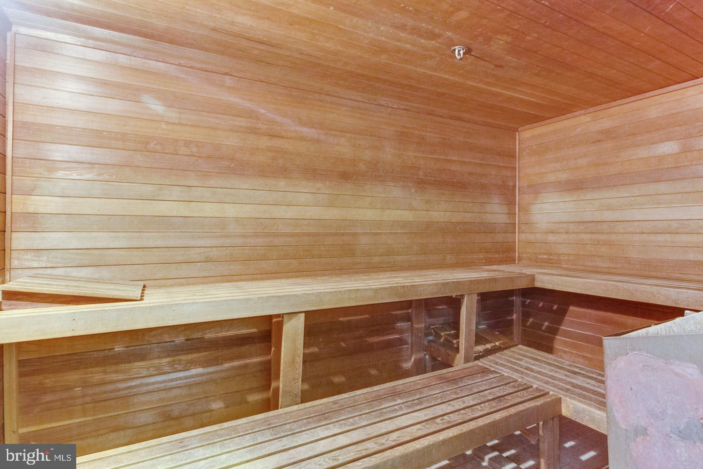 POINTE AT PARK CENTER - Residential