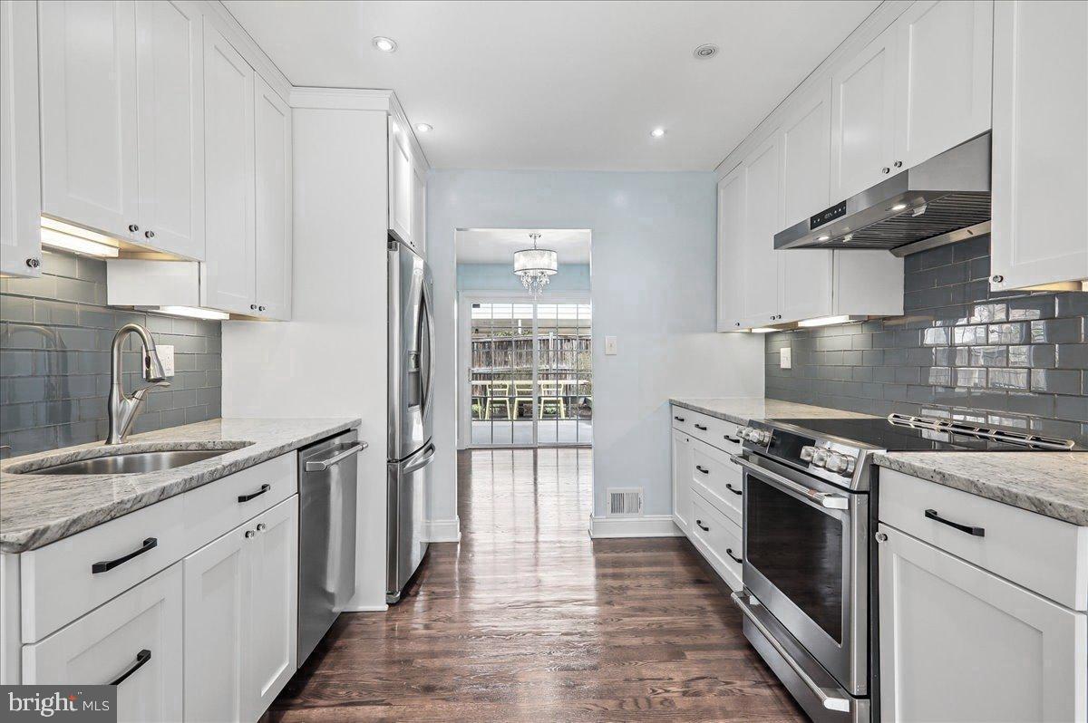 BEL PRE WOODS - Residential