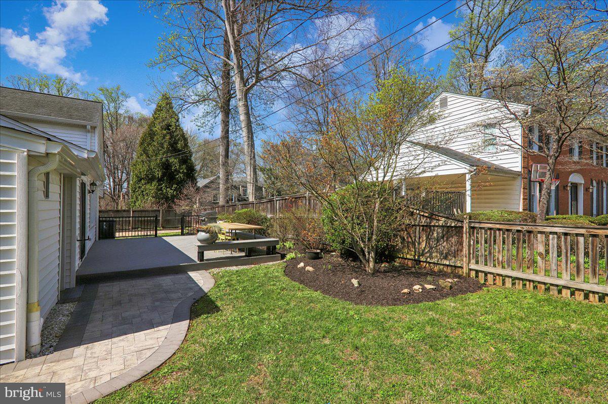 BEL PRE WOODS - Residential