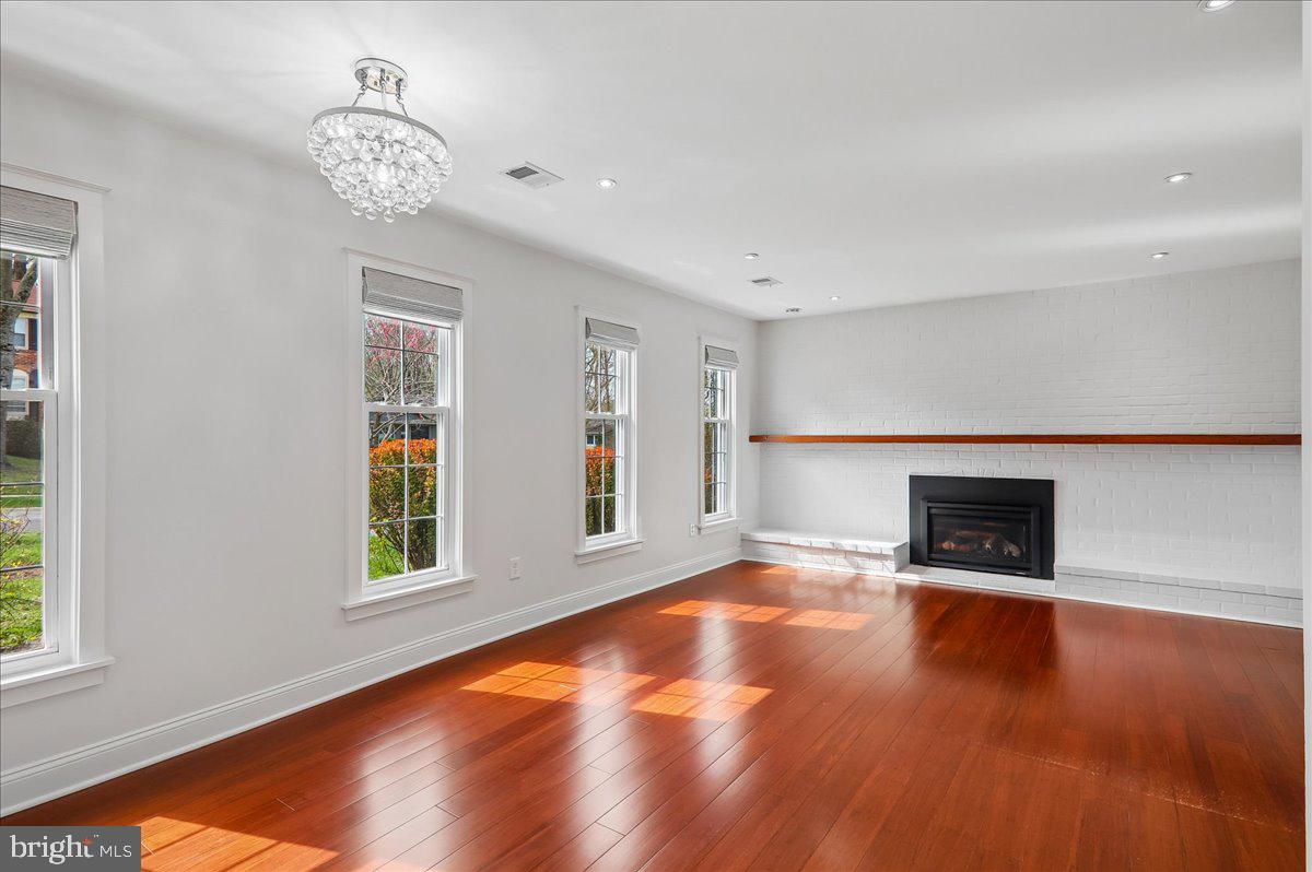 BEL PRE WOODS - Residential