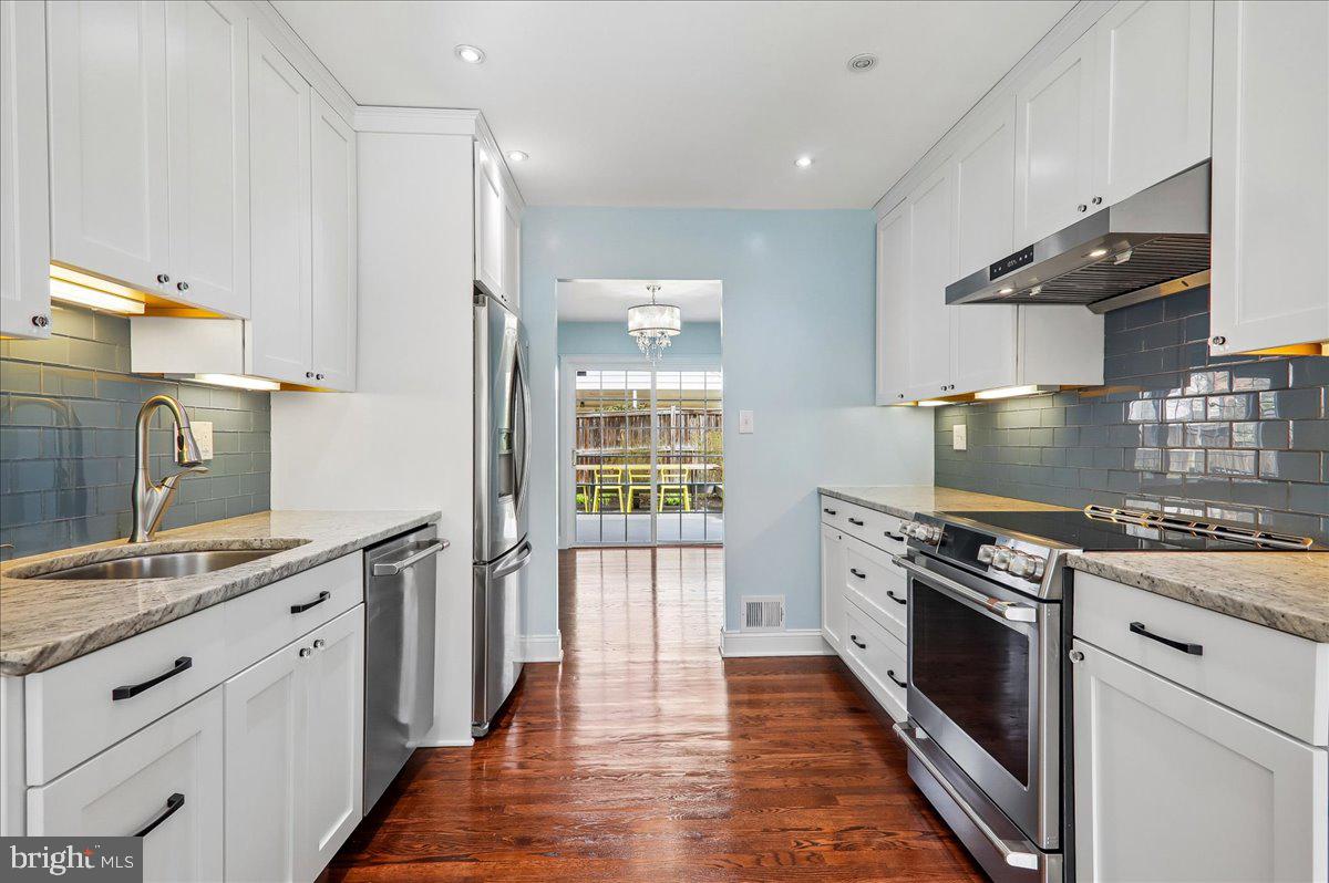 BEL PRE WOODS - Residential