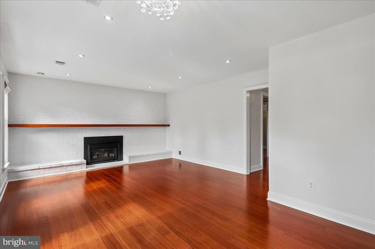 BEL PRE WOODS - Residential