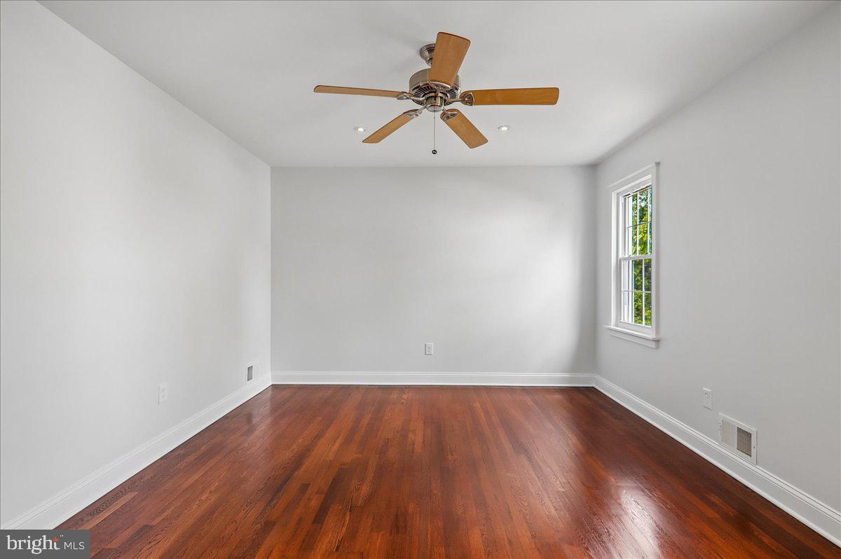 BEL PRE WOODS - Residential