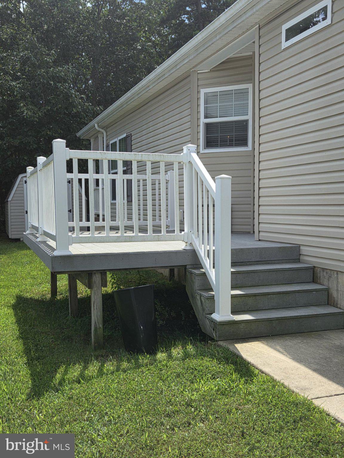 86 PINETREE LANE