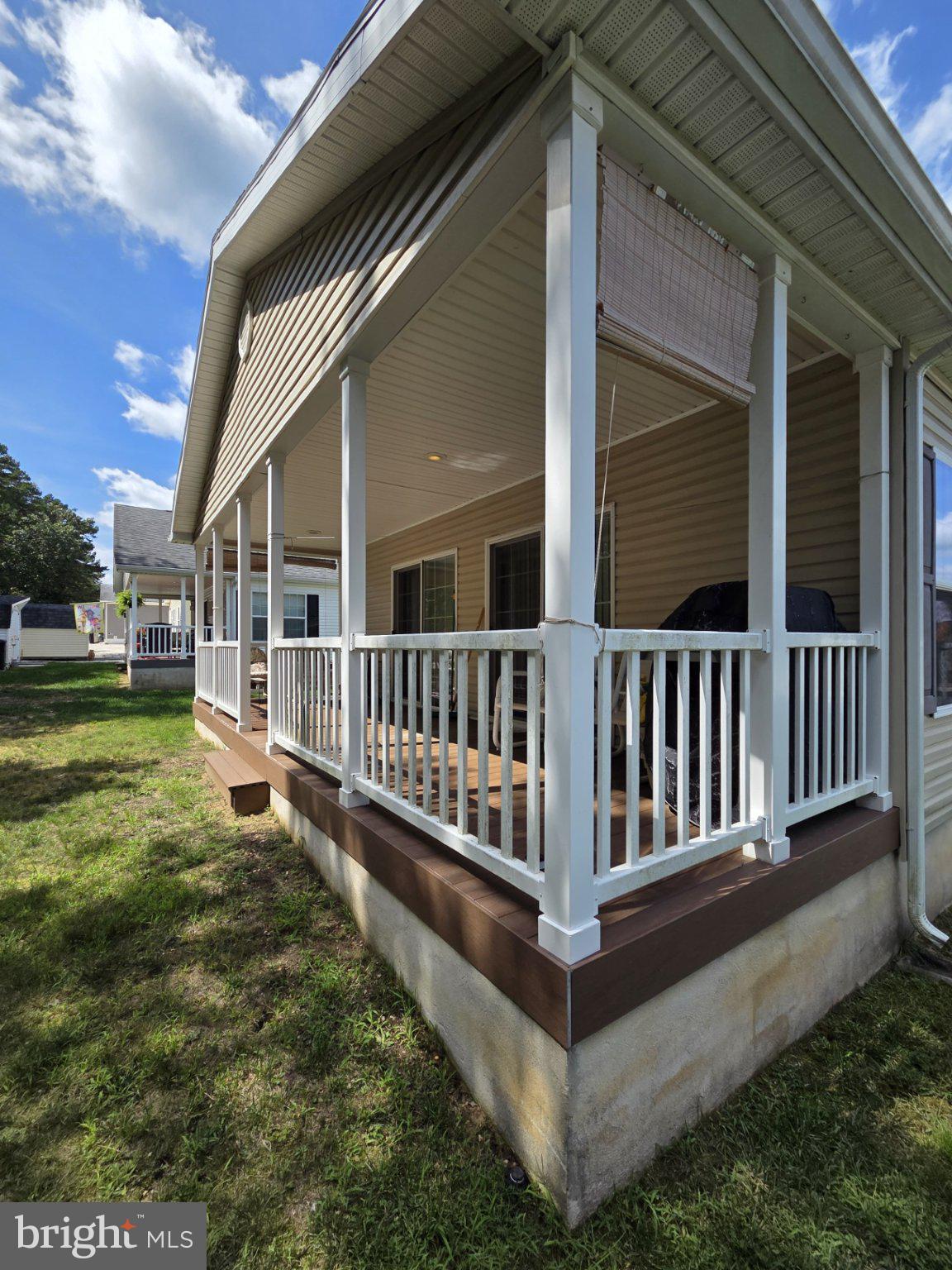 86 PINETREE LANE