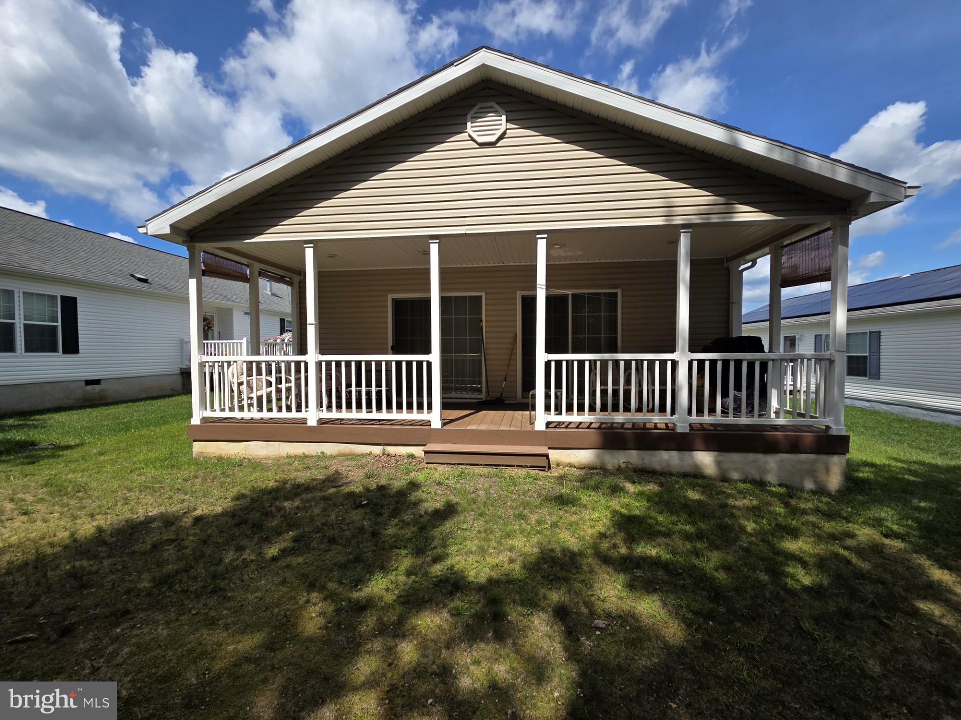 86 PINETREE LANE