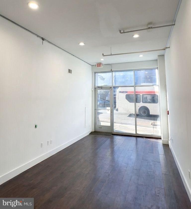 2251 N BROAD STREET COMMERCIAL