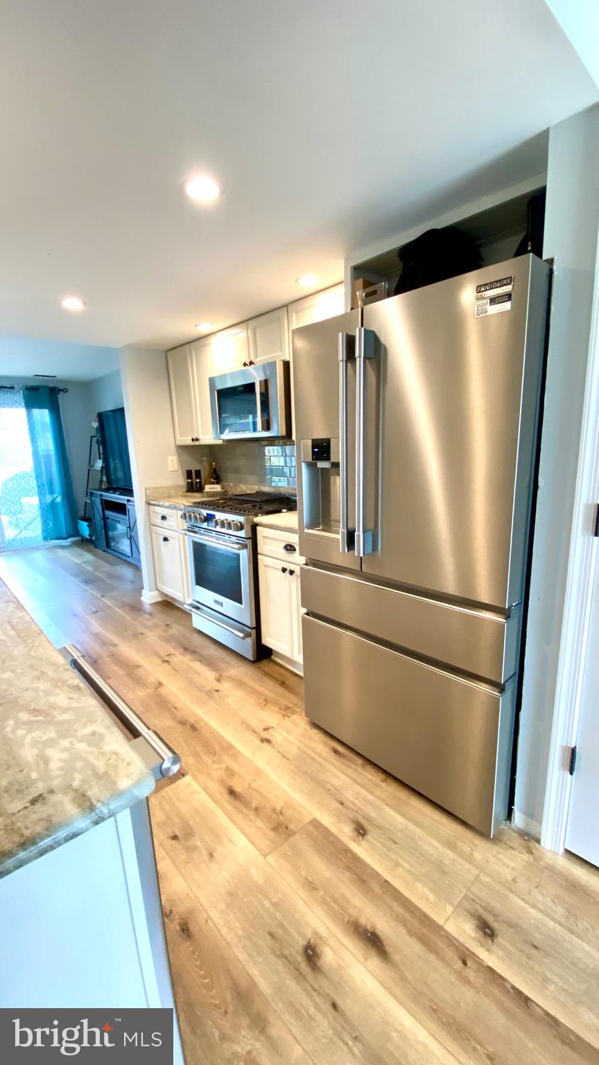 114 BREAKWATER COURT