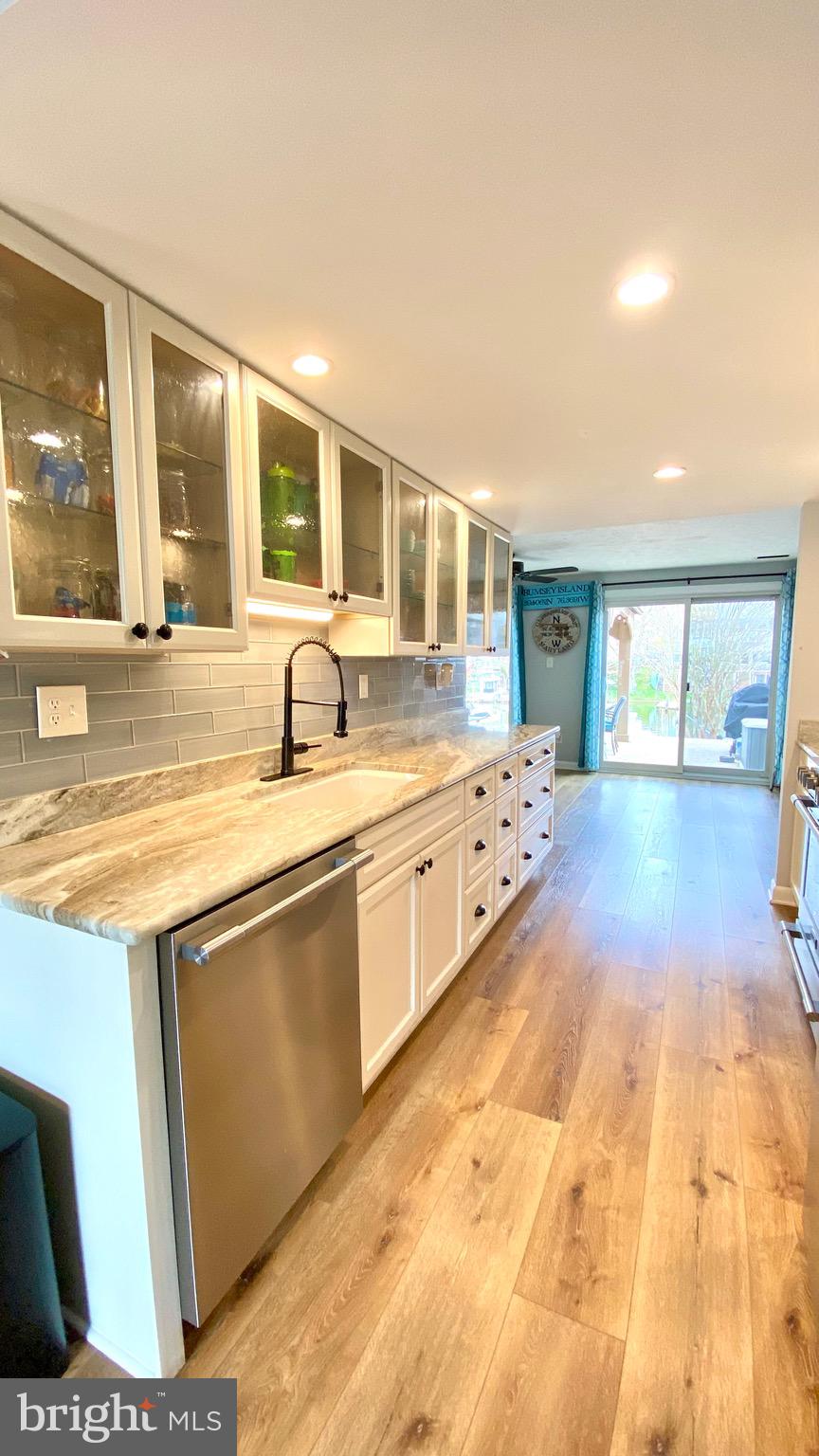 114 BREAKWATER COURT