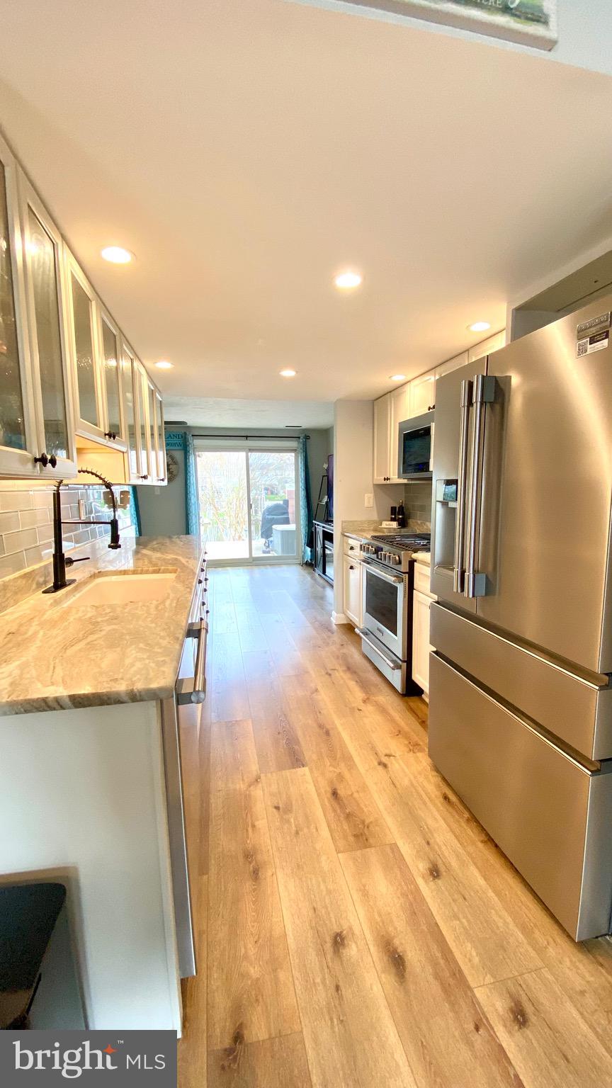 114 BREAKWATER COURT