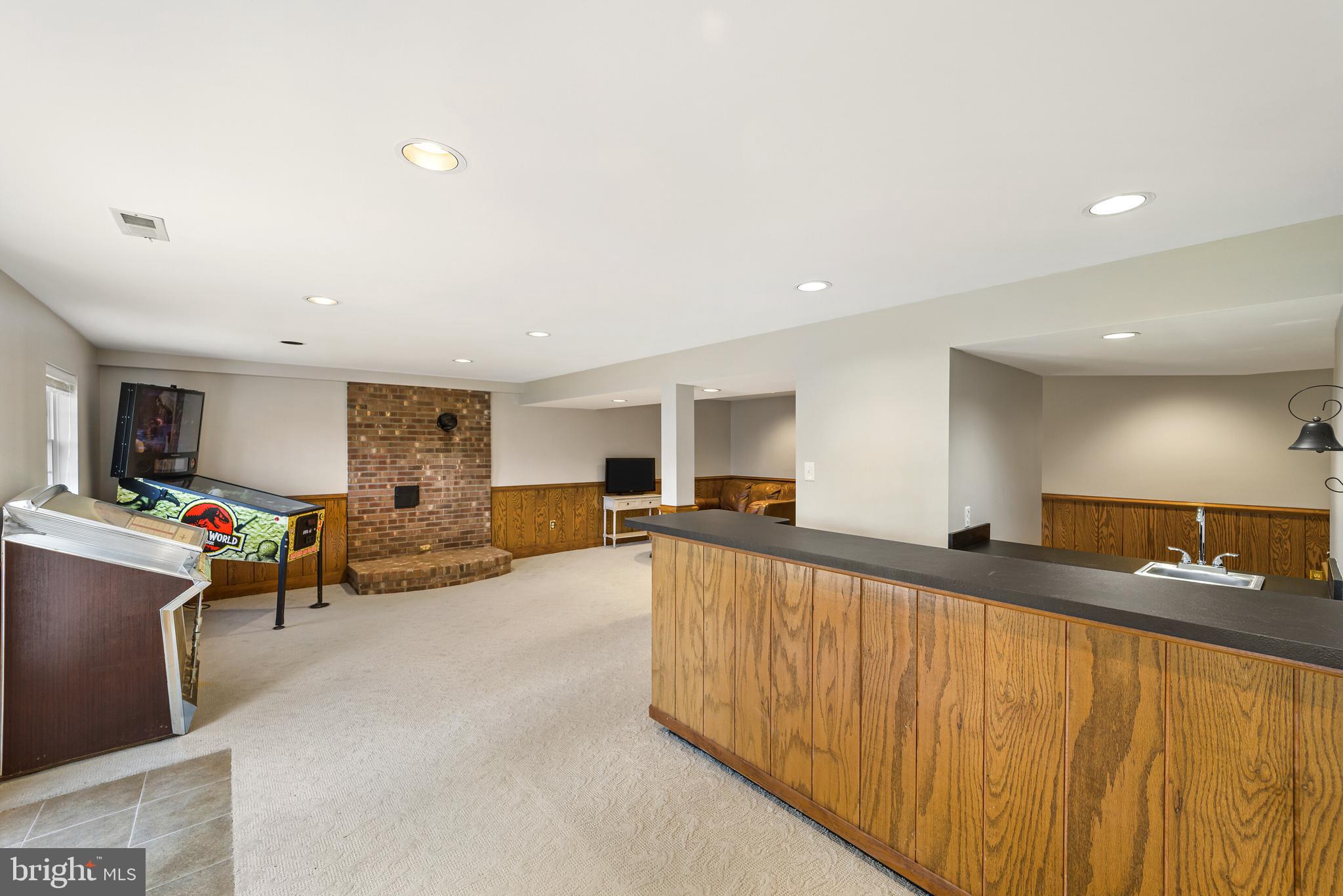 GOVERNORS RIDGE - Residential