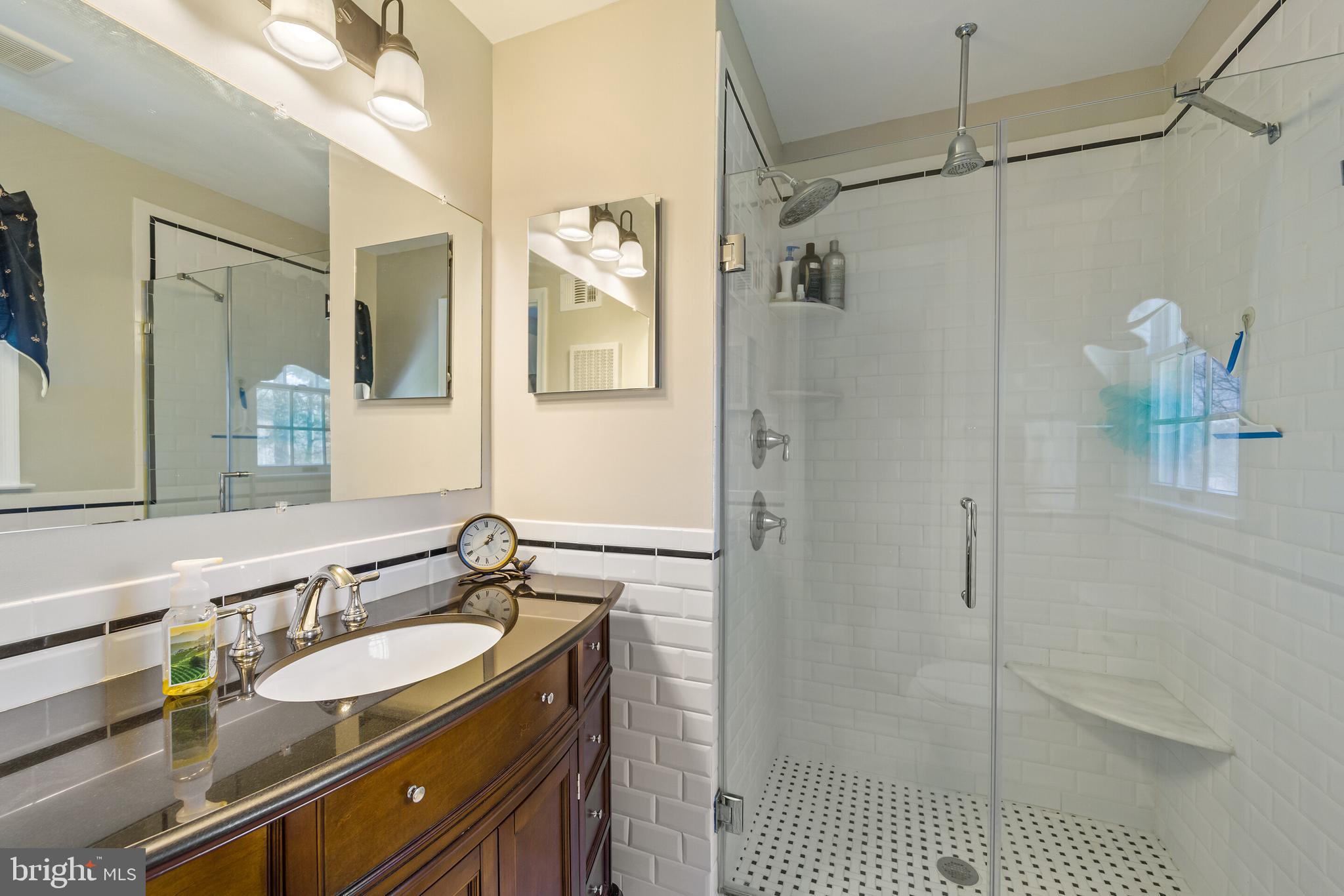 GOVERNORS RIDGE - Residential