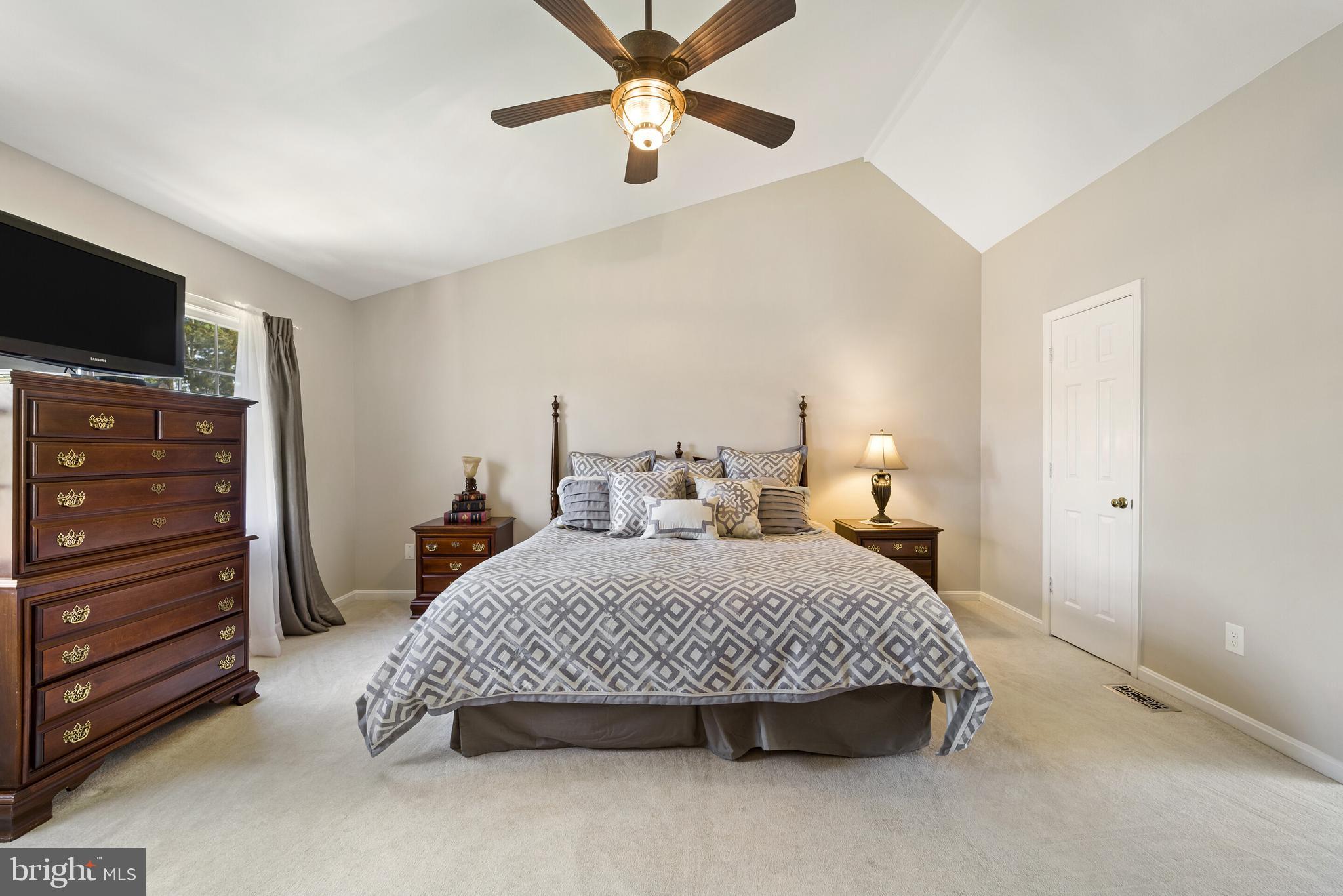 GOVERNORS RIDGE - Residential
