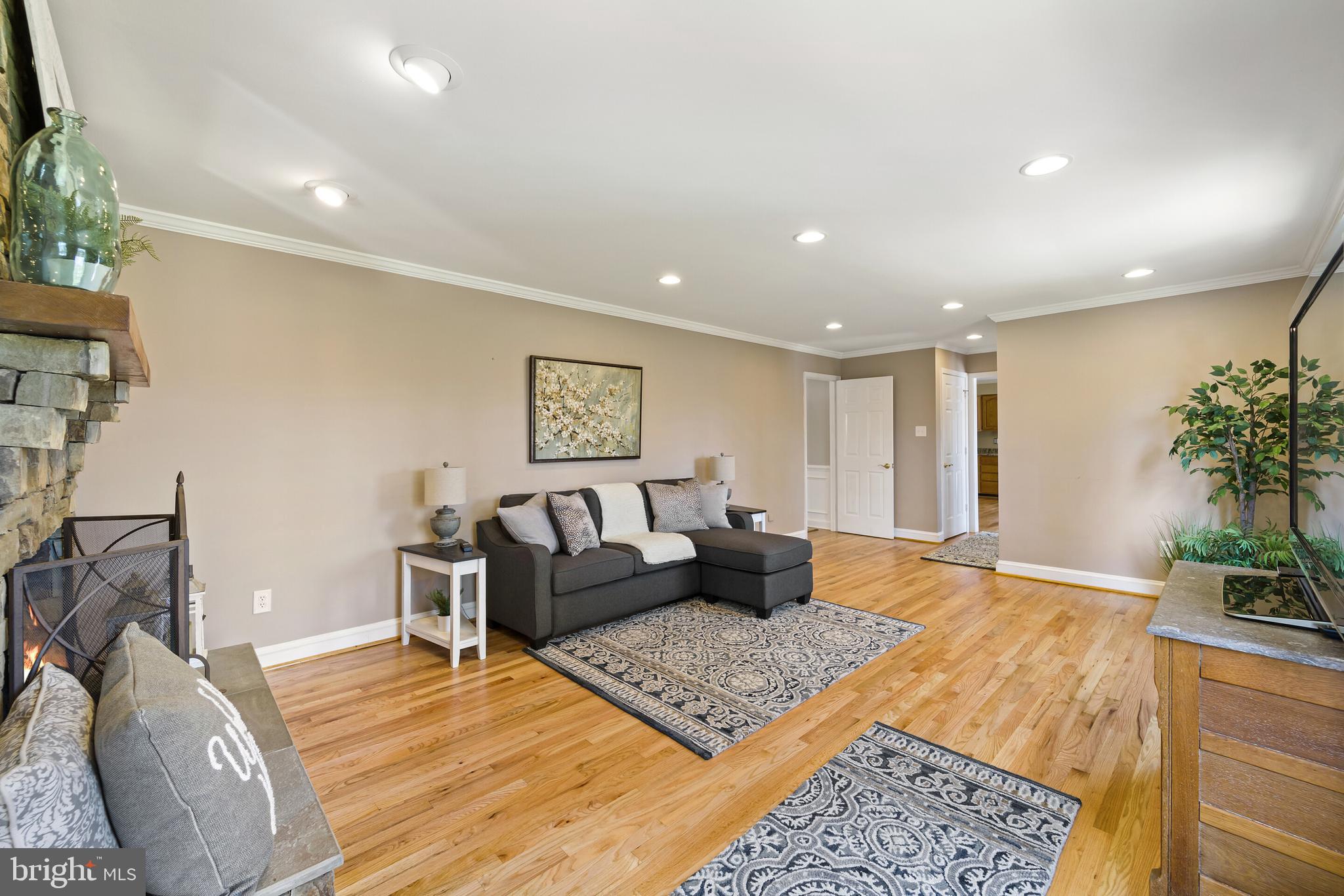 GOVERNORS RIDGE - Residential