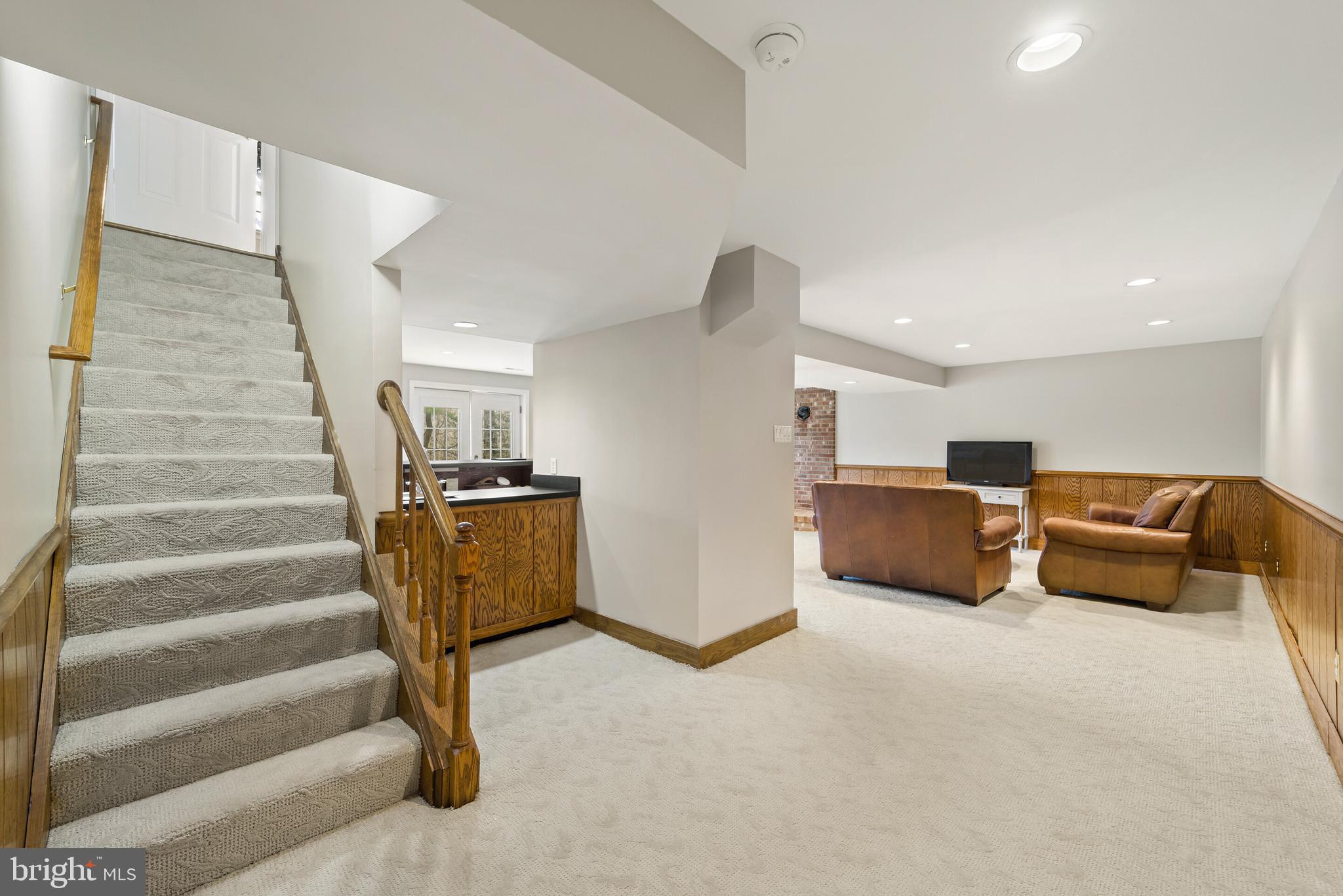 GOVERNORS RIDGE - Residential