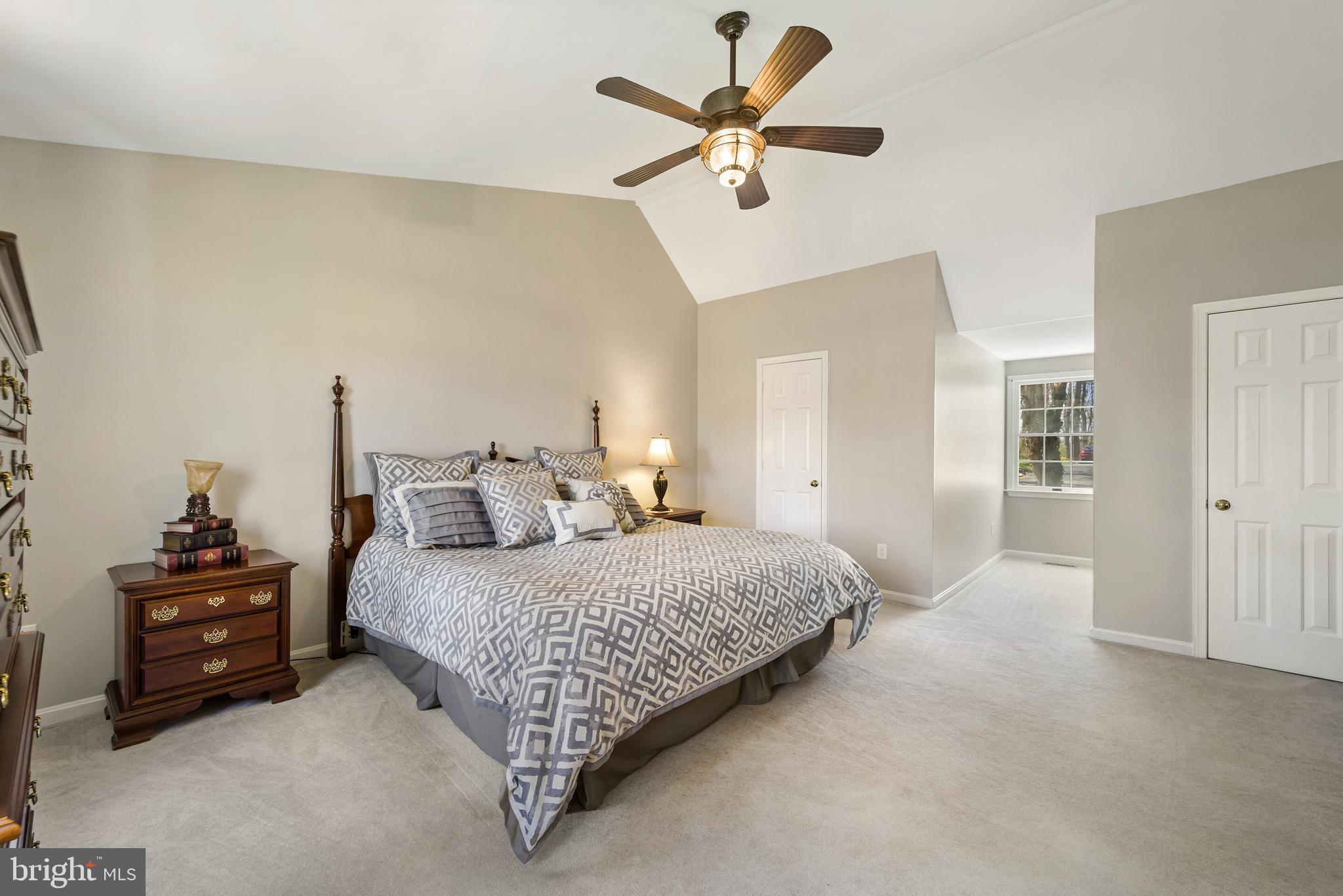 GOVERNORS RIDGE - Residential