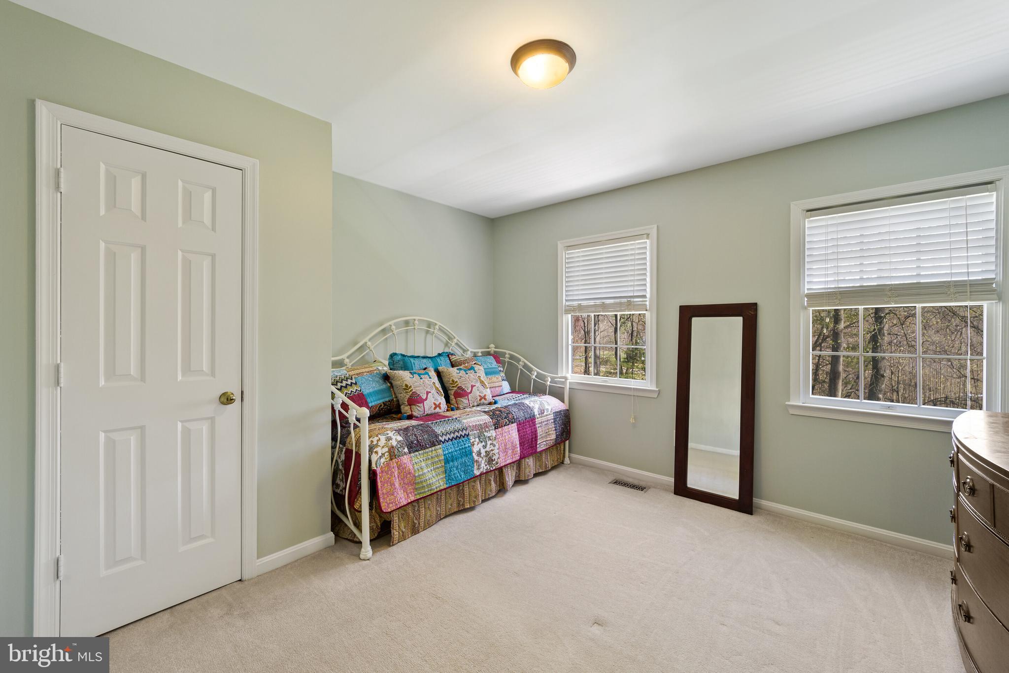 GOVERNORS RIDGE - Residential
